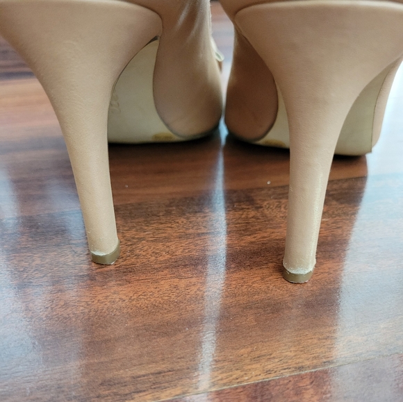 BCBG bow pumps - Picture 4 of 7